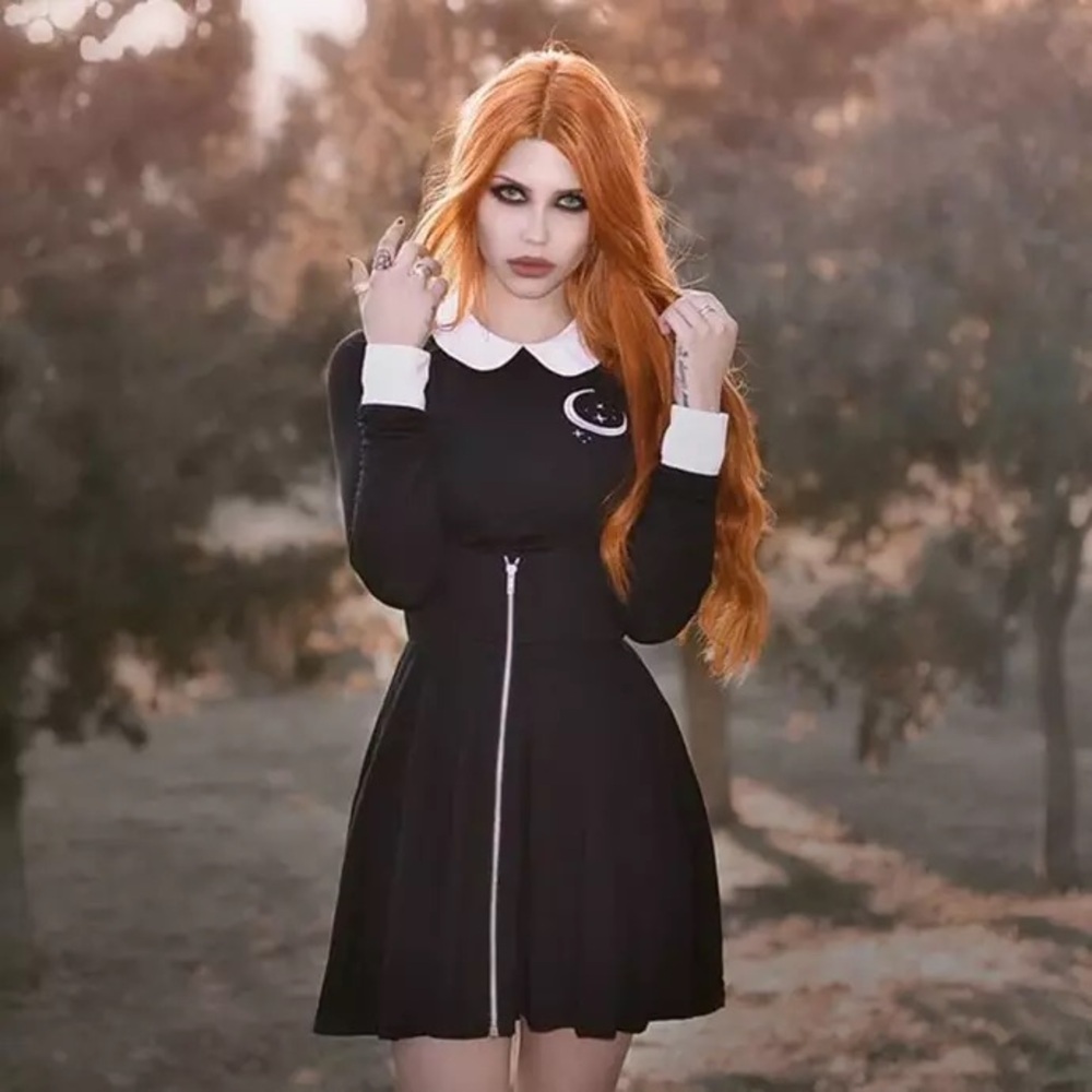 Killstar Black moon star black Top with White Collar small euc